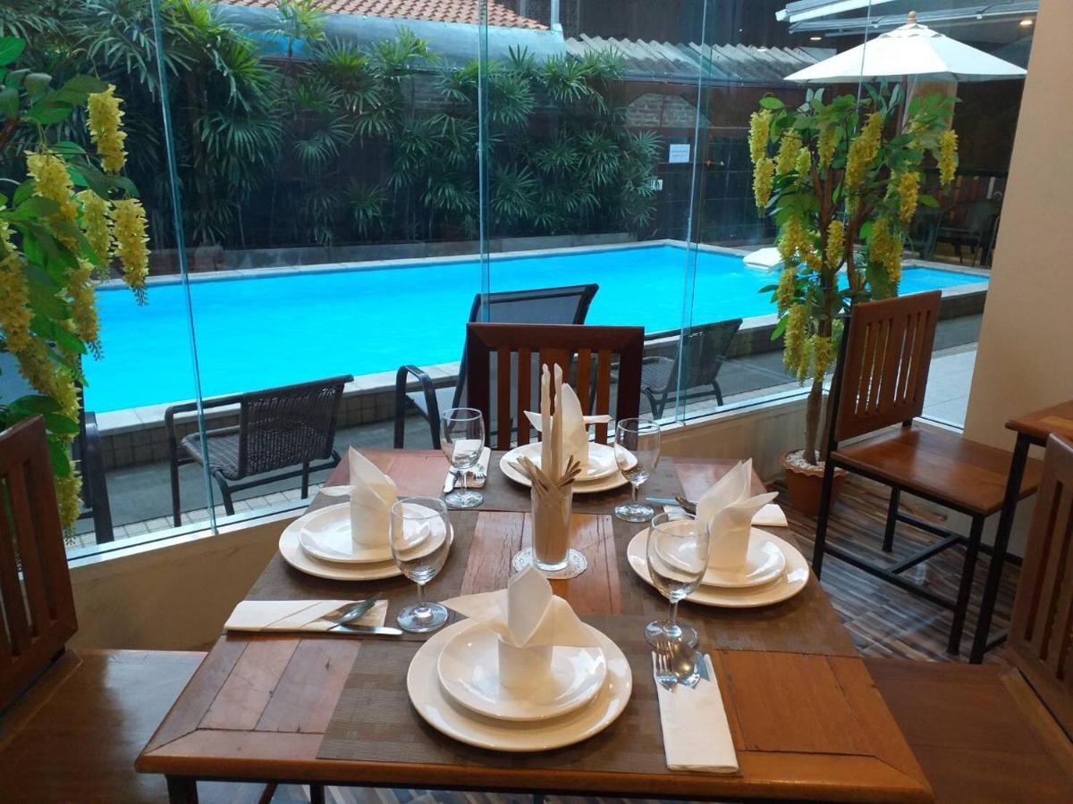 Ratana Hotel Chiang Mai Eksteriør billede